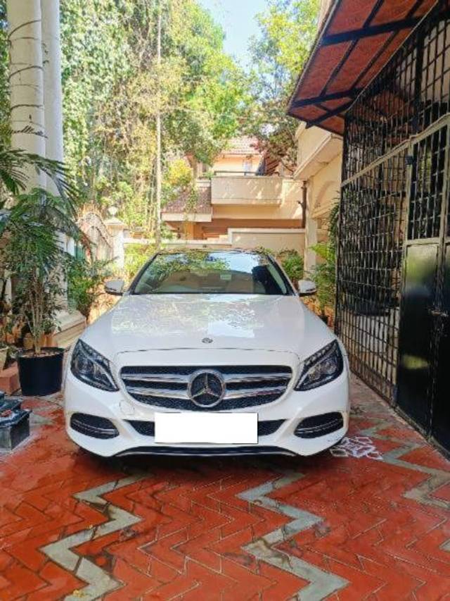 https://images10.gaadi.com/usedcar_image/4609953/original/processed_806c4233-3ba2-4a88-89e3-9d3c5267727a.jpg?imwidth=6400
