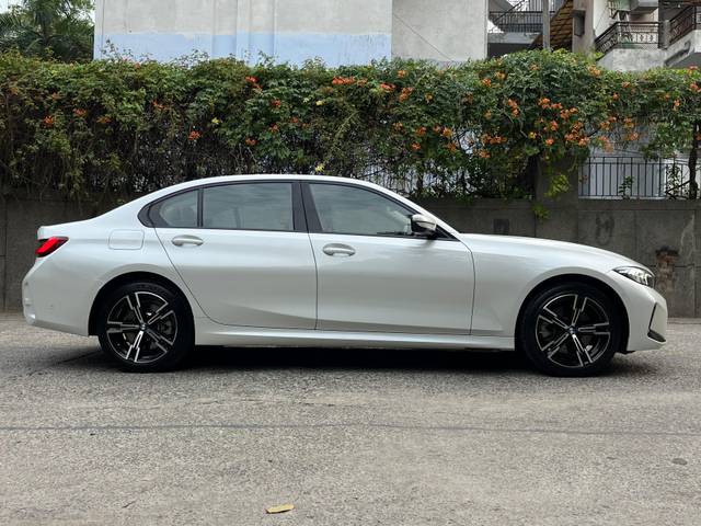 https://images10.gaadi.com/usedcar_image/4610004/original/1a2fac9b69657914be794b7fbacac8ed.jpg?imwidth=6401
