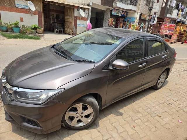 https://images10.gaadi.com/usedcar_image/4610005/original/processed_fec7ad12-6590-46c8-a2b3-f1e887636e25.jpg?imwidth=6400