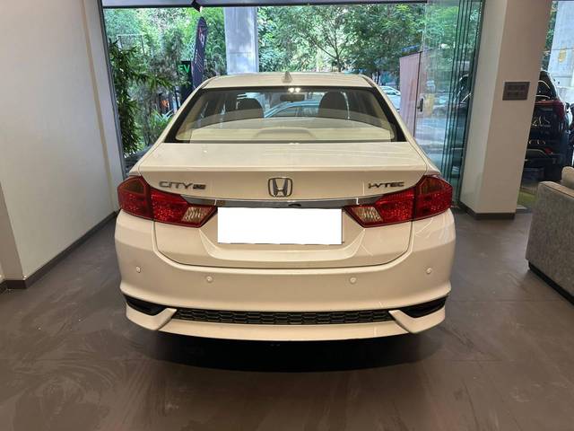 https://images10.gaadi.com/usedcar_image/4610009/original/processed_35e83953f46fce3bd82dddefb429a123.jpeg?imwidth=6401
