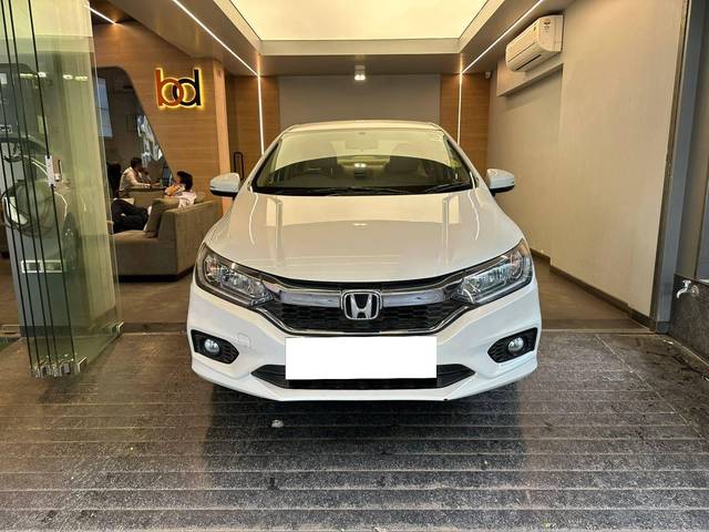 https://images10.gaadi.com/usedcar_image/4610009/original/processed_6290d0cbf24a7deabe3b91d98a56b893.jpeg?imwidth=6400