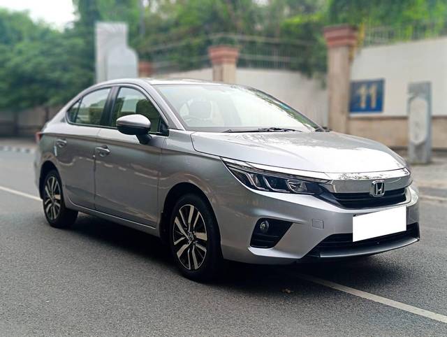 https://images10.gaadi.com/usedcar_image/4610017/original/processed_9ad8ab70f8339513266778a840cd8fa2.jpg?imwidth=6400