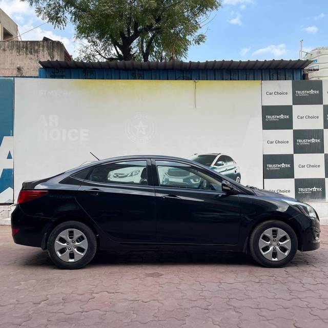 https://images10.gaadi.com/usedcar_image/4610022/original/processed_aff3d21fee5ab4d87f5b862569da5fe0.jpg?imwidth=6401