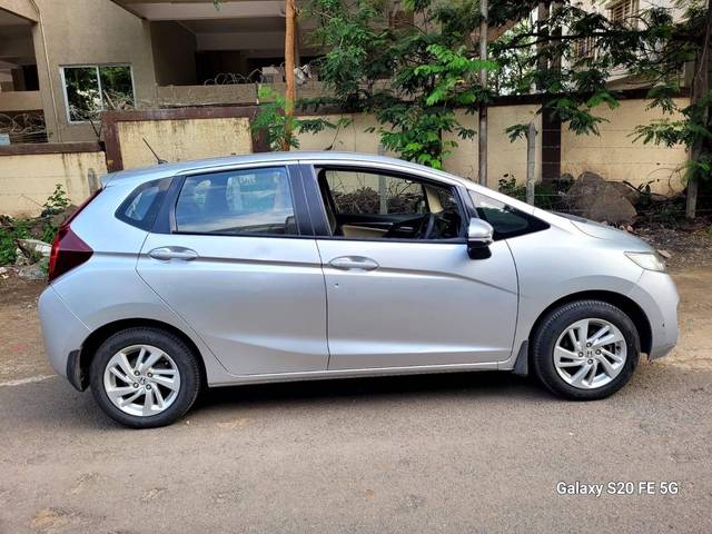 https://images10.gaadi.com/usedcar_image/4610031/original/processed_0bd8eaf4-36bd-434a-bee4-000f4f39b5d8.jpg?imwidth=6401