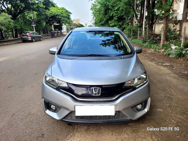 https://images10.gaadi.com/usedcar_image/4610031/original/processed_98fede1d-c0eb-4f02-8389-5d3dabd8782d.jpg?imwidth=6400