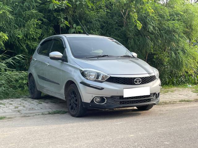 https://images10.gaadi.com/usedcar_image/4610047/original/processed_12f1cd53773deb727169fc78d4a47f21.jpg?imwidth=6400