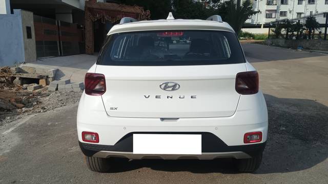 https://images10.gaadi.com/usedcar_image/4610058/original/processed_adffa84db2b6d1dadffed4730f23dafb.jpg?imwidth=6402