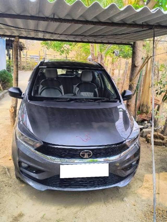 https://images10.gaadi.com/usedcar_image/4610079/original/processed_f8262a84-e3ac-41c6-8ec4-faf3ce802c8f.jpg?imwidth=6400