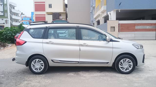 https://images10.gaadi.com/usedcar_image/4610086/original/79e77a5bdc82c61a5b0d80a728376851.jpg?imwidth=6401