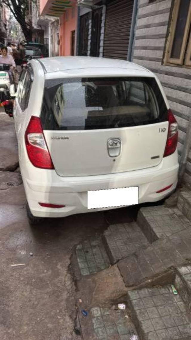 https://images10.gaadi.com/usedcar_image/4610111/original/processed_8f16383b-7477-427c-96c4-01795bb2dace.jpg?imwidth=6401
