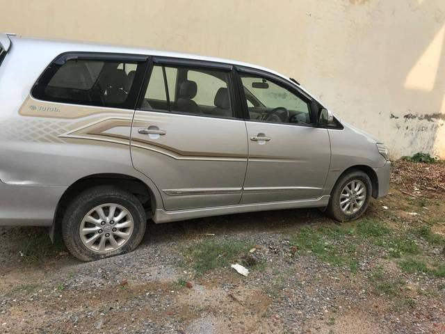 https://images10.gaadi.com/usedcar_image/4610140/original/processed_processed_25e07945-9a6e-40dc-97b2-7d99282311c4.jpg?imwidth=6402
