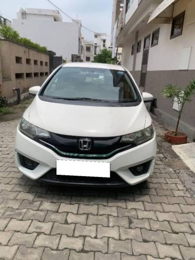 https://images10.gaadi.com/usedcar_image/4610144/original/processed_42289850-8811-430a-ba83-78988fdd5cd7.jpeg?imwidth=6400