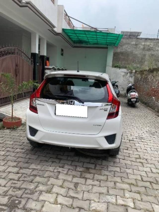 https://images10.gaadi.com/usedcar_image/4610144/original/processed_f804c91e-46f8-46ee-8522-c53567e3dcf8.jpeg?imwidth=6401
