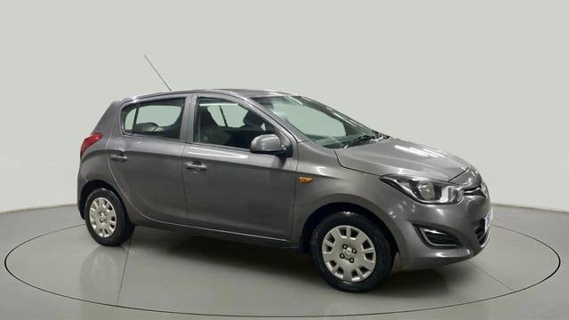 https://images10.gaadi.com/usedcar_image/4610199/original/4ef96ae1ecc3bbff2e48dfc37e46deee.jpg?imwidth=6400