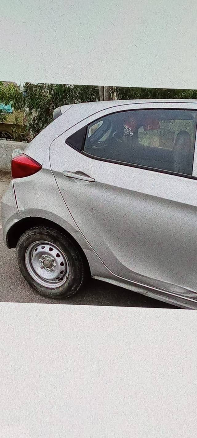 https://images10.gaadi.com/usedcar_image/4610202/original/c55870936d5b1ae7e94aeada8e0664dc.jpg?imwidth=6402