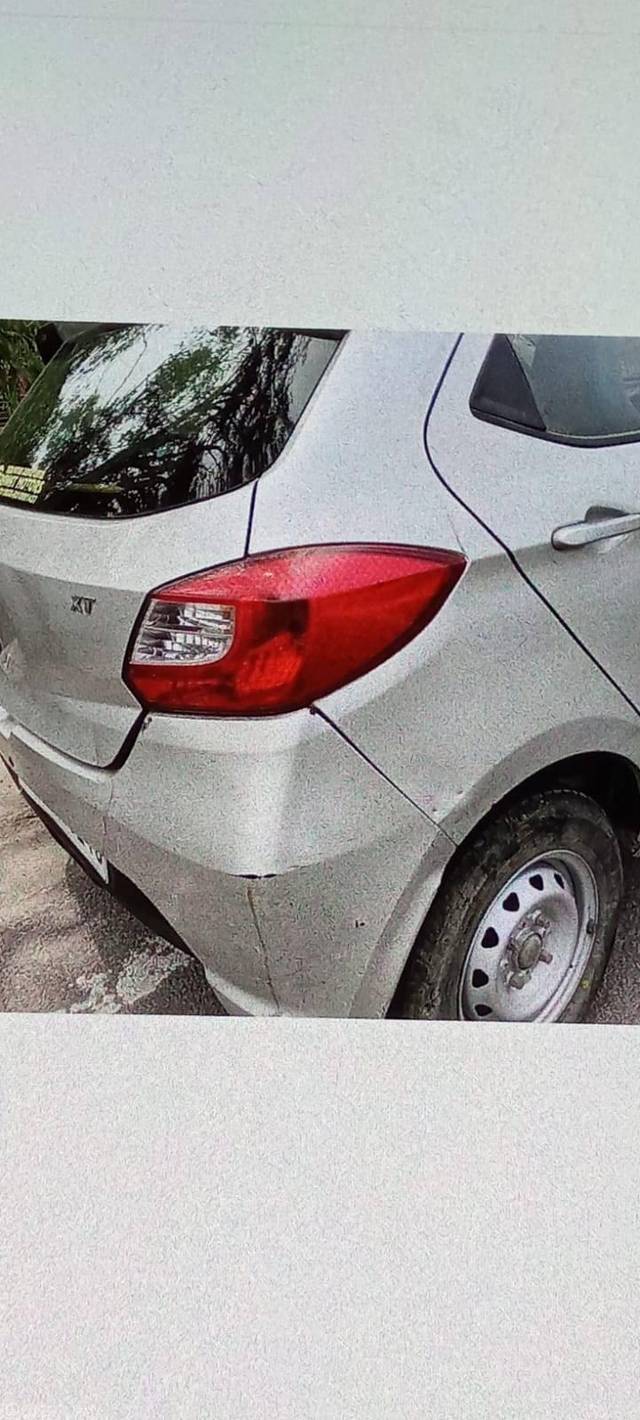 https://images10.gaadi.com/usedcar_image/4610202/original/processed_f472b471c928e0af611e1197e2e0ad76.jpg?imwidth=6401