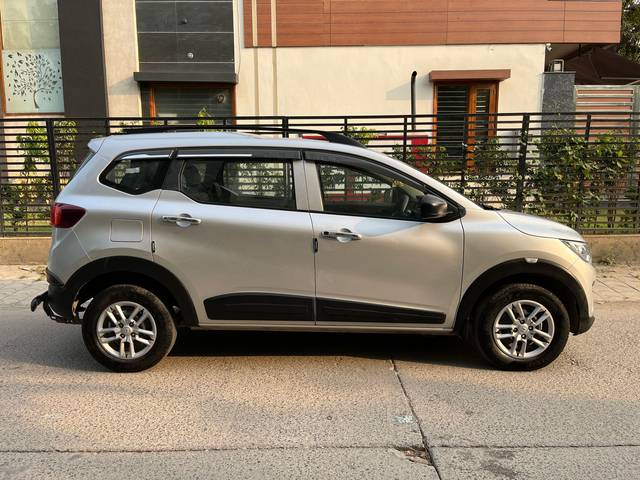 https://images10.gaadi.com/usedcar_image/4610216/original/7dbccd9e2dd37543756d04451ef521a0.jpg?imwidth=6401