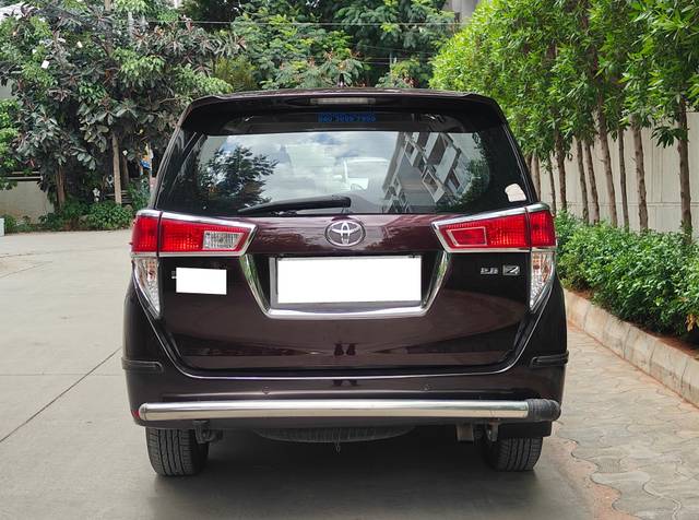 https://images10.gaadi.com/usedcar_image/4610227/original/processed_8e0ccf477416f465ae12b98d276f1e3a.jpg?imwidth=6402