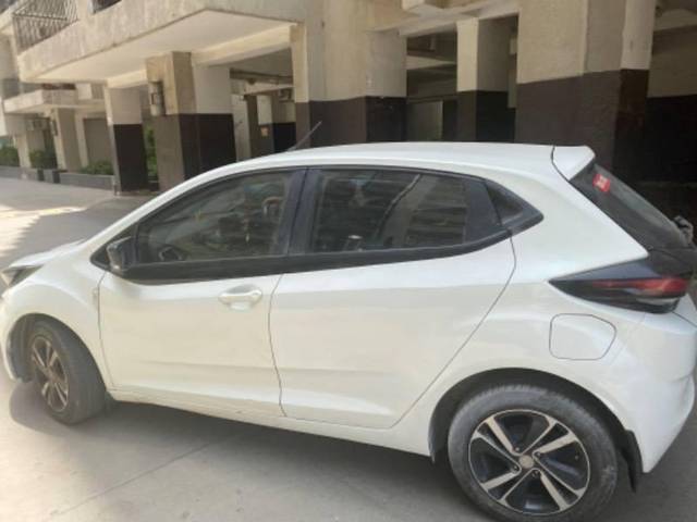 https://images10.gaadi.com/usedcar_image/4610233/original/processed_8d10b959-33af-4175-b1ac-06cb46a697f0.jpeg?imwidth=6401