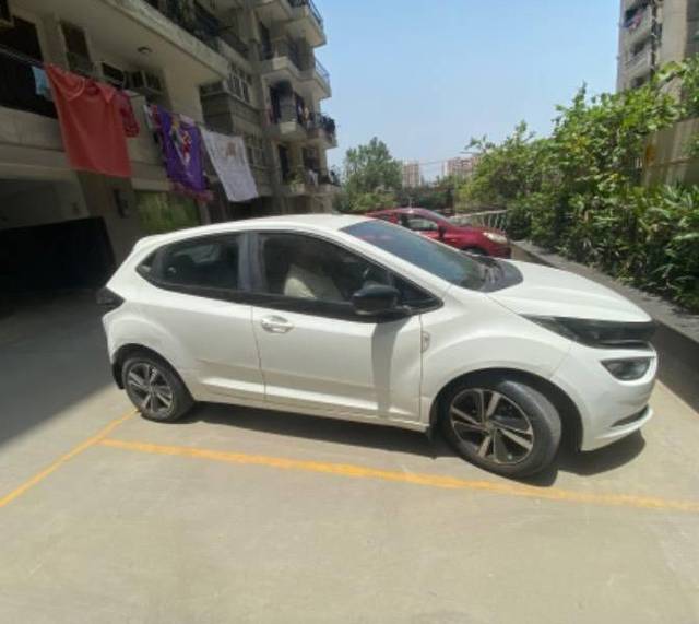https://images10.gaadi.com/usedcar_image/4610233/original/processed_f9a6fb0d-0efe-449b-b394-b6cae3346532.jpeg?imwidth=6400