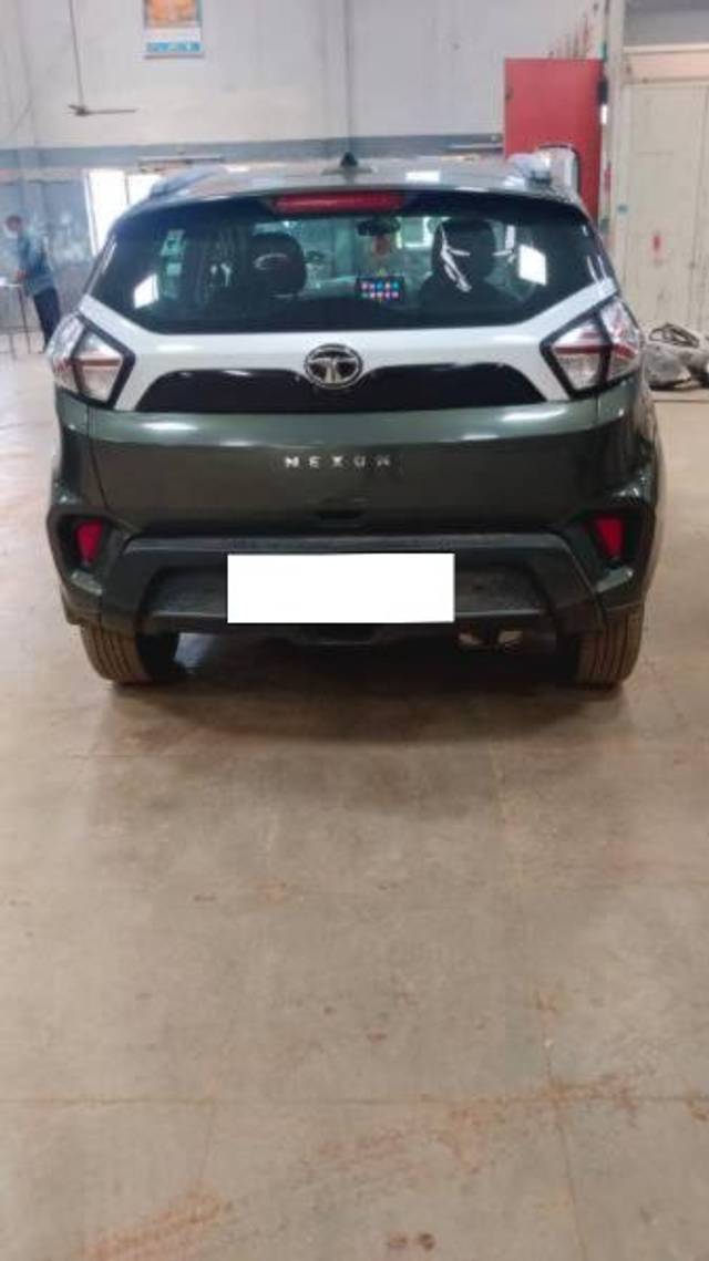 https://images10.gaadi.com/usedcar_image/4610235/original/processed_7443d6bd-5fd8-45c2-a727-f3fc2daeb667.jpg?imwidth=6402