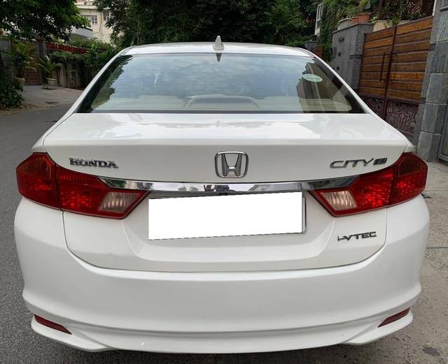 https://images10.gaadi.com/usedcar_image/4610294/original/processed_117b65a129353d42eff2b96549410da5.jpg?imwidth=6401
