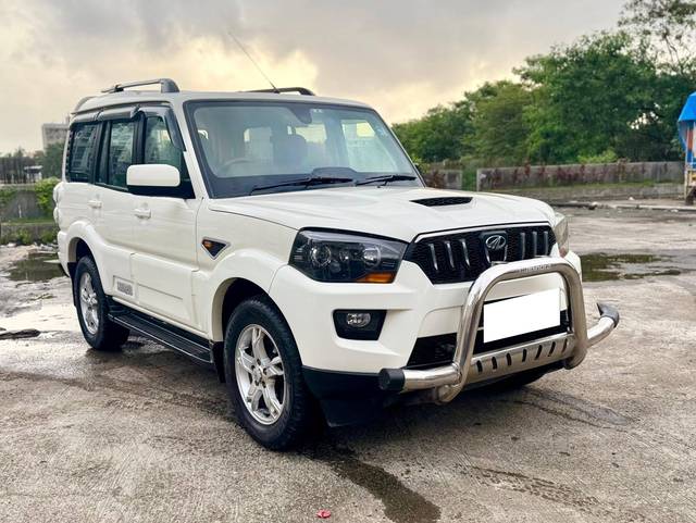 https://images10.gaadi.com/usedcar_image/4610307/original/processed_b9ebef3c51102ae4af8ca164b542ec9e.jpg?imwidth=6400