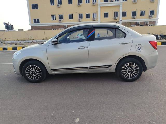 https://images10.gaadi.com/usedcar_image/4610314/original/processed_b48250570c7572e101c2254d6a0406e0.jpg?imwidth=6402