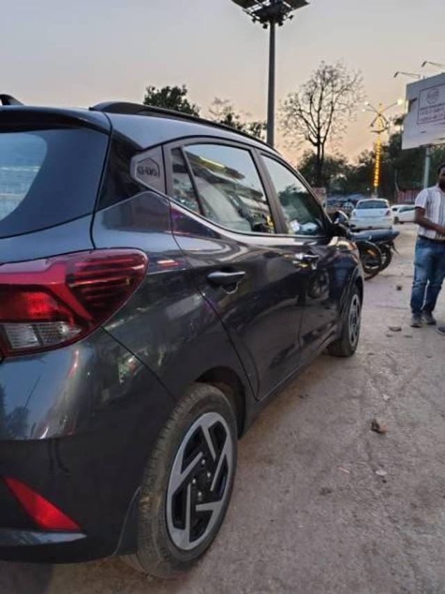 https://images10.gaadi.com/usedcar_image/4610319/original/processed_0ea9d29a-8221-4044-983d-5ededd9d4d0b.jpg?imwidth=6401