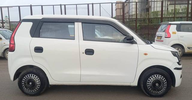 https://images10.gaadi.com/usedcar_image/4610322/original/processed_d6c50078335b7cbcd4668994733d834d.jpg?imwidth=6402