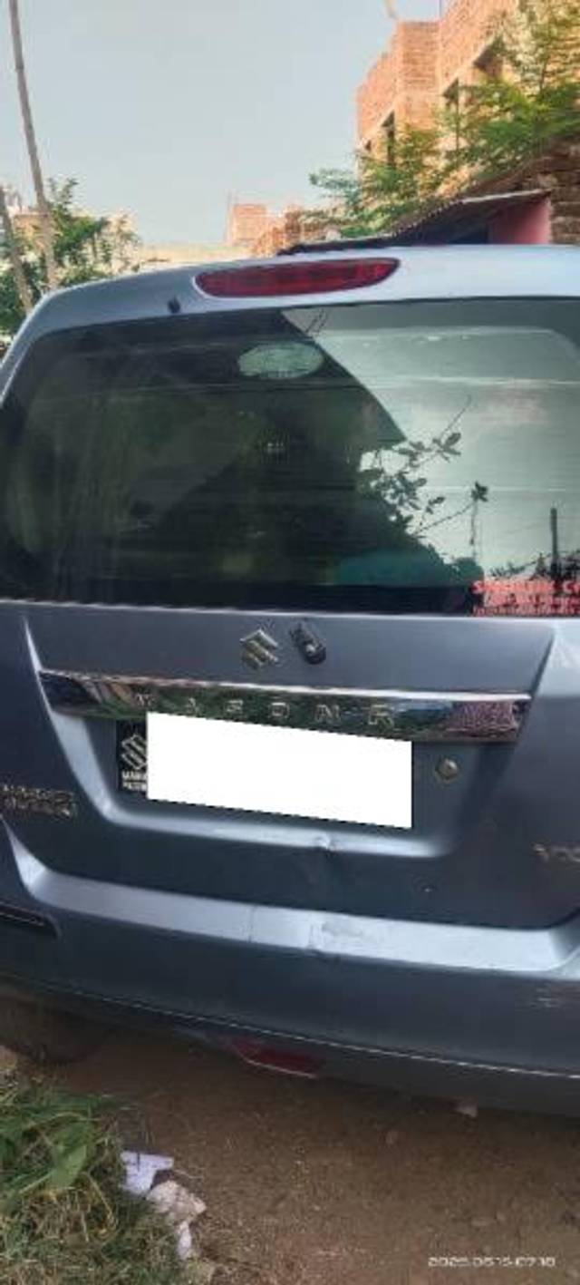 https://images10.gaadi.com/usedcar_image/4610337/original/processed_07fd96bc-82b3-477c-8c5a-83cf8e13e9f6.jpg?imwidth=6402