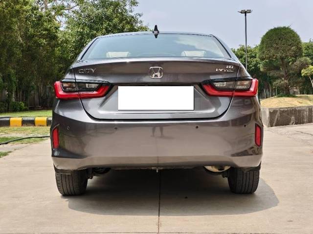 https://images10.gaadi.com/usedcar_image/4610419/original/processed_532018fb-0ed3-41a0-a090-c4cf5756f78a.jpg?imwidth=6402
