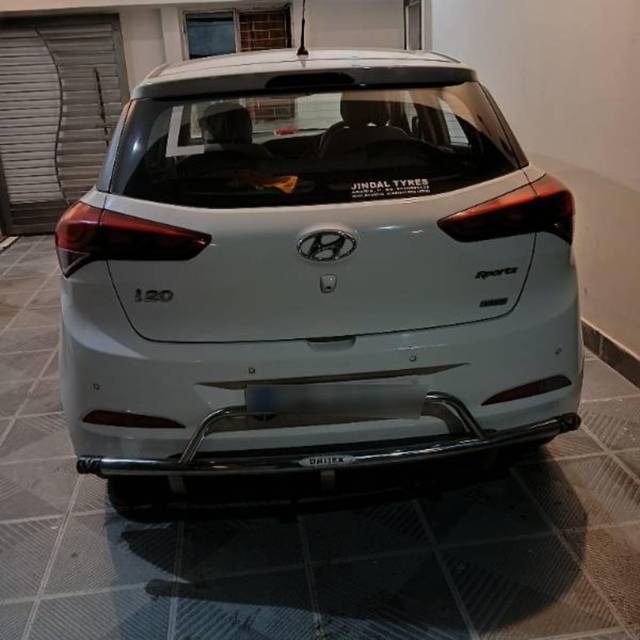 https://images10.gaadi.com/usedcar_image/4610441/original/processed_9bea59fa-6e7b-4c6e-9179-33a4d1dd8e35.jpg?imwidth=6401