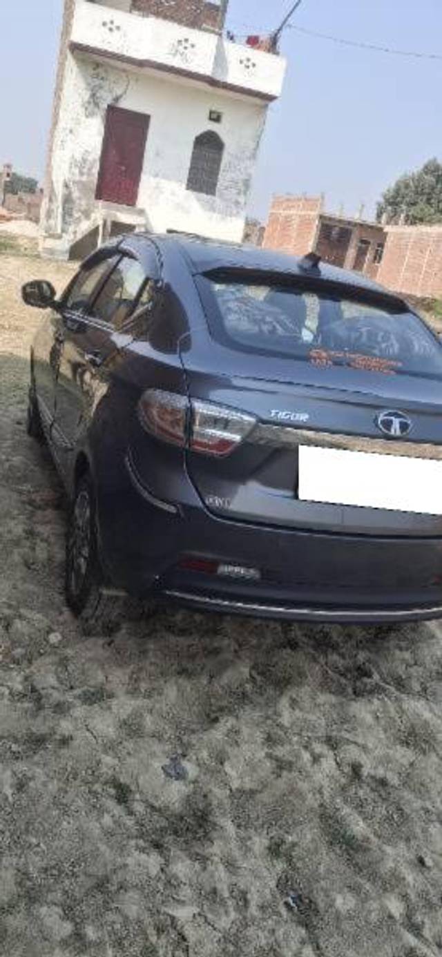 https://images10.gaadi.com/usedcar_image/4610511/original/processed_66fddfb2-01ee-42ce-a43b-d2d5206af313.jpg?imwidth=6400