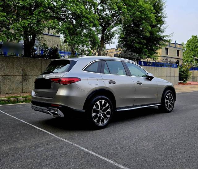 https://images10.gaadi.com/usedcar_image/4610518/original/processed_3ea1ebbc0fd9ae46e23b516ca6b64a42.jpg?imwidth=6401