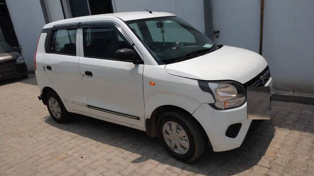 https://images10.gaadi.com/usedcar_image/4610523/original/8b92af2e-7cb0-4c25-997f-9aaa686afd85.png?imwidth=6400