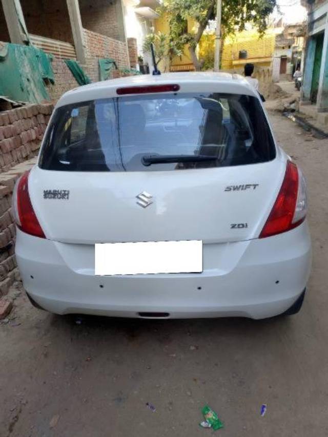 https://images10.gaadi.com/usedcar_image/4610530/original/processed_81d4be3a-0a1f-4005-962e-22781b004f41.jpg?imwidth=6401