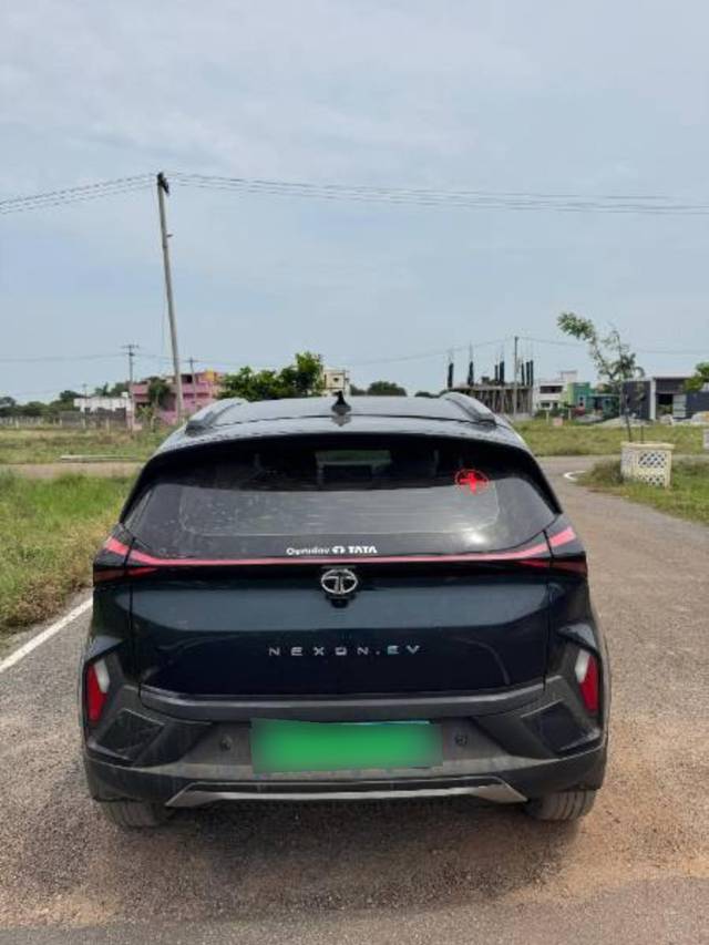 https://images10.gaadi.com/usedcar_image/4610532/original/processed_c14e4690-f730-4f90-ac35-126f446c1f49.jpg?imwidth=6402