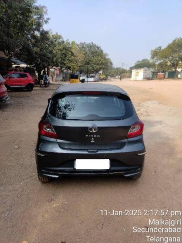 https://images10.gaadi.com/usedcar_image/4610538/original/processed_866224ff-5ced-4db6-9ad3-2f176fd3c6e6.jpg?imwidth=6401