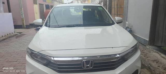 https://images10.gaadi.com/usedcar_image/4610605/original/processed_64142a67-48af-427b-b333-400bad14f9fd.jpg?imwidth=6400