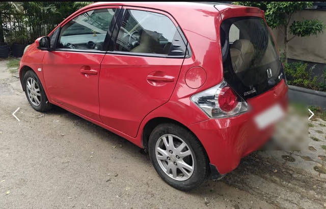 https://images10.gaadi.com/usedcar_image/4610610/original/e2e84bcb-22f1-4a61-89df-1e93b65b446d.png?imwidth=6401
