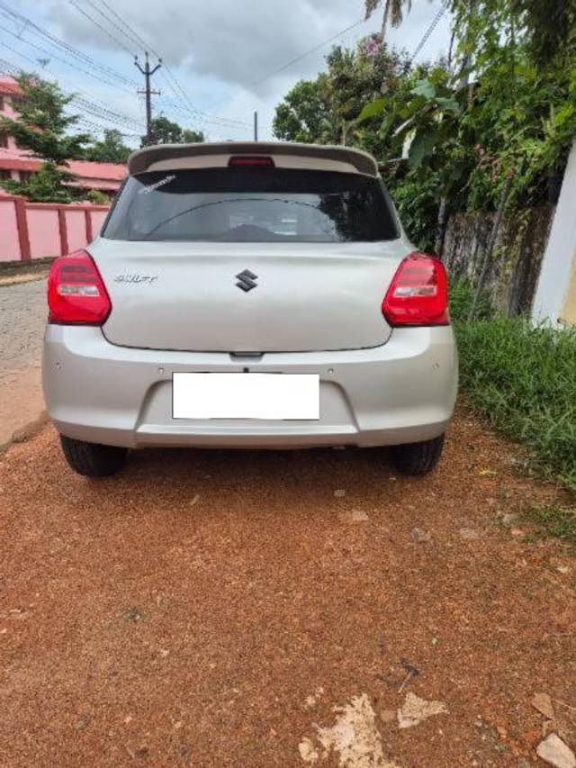 https://images10.gaadi.com/usedcar_image/4610616/original/processed_43032914-c1a8-4fc5-820c-ae7079c44773.jpg?imwidth=6401