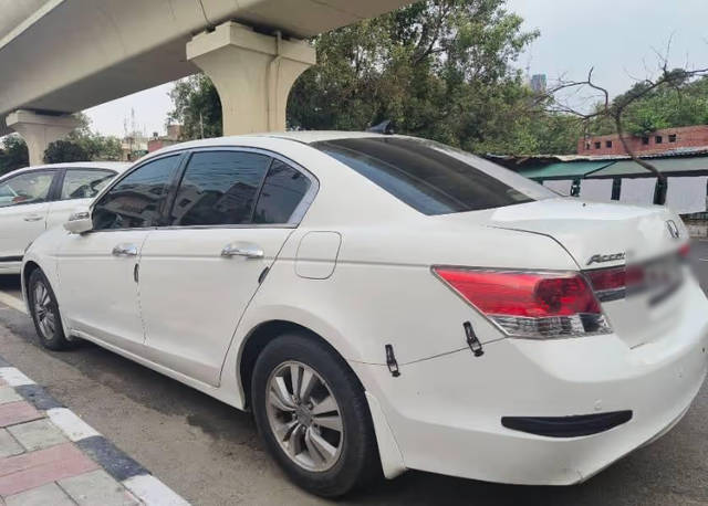 https://images10.gaadi.com/usedcar_image/4610655/original/dfbf736e-40ee-4127-811f-f17837238abe.png?imwidth=6402