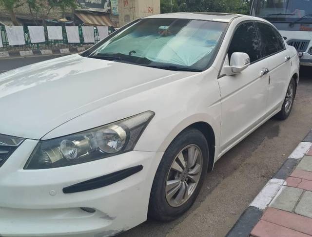 https://images10.gaadi.com/usedcar_image/4610655/original/processed_f8b9706e-f1e8-4894-89a4-7e5783c3b12f.jpg?imwidth=6402
