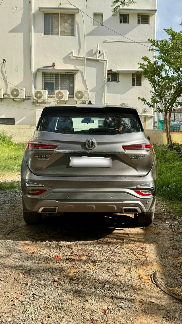 https://images10.gaadi.com/usedcar_image/4610700/original/processed_processed_e583ac2959773d77caeed132bbd027e7.jpg?imwidth=6401