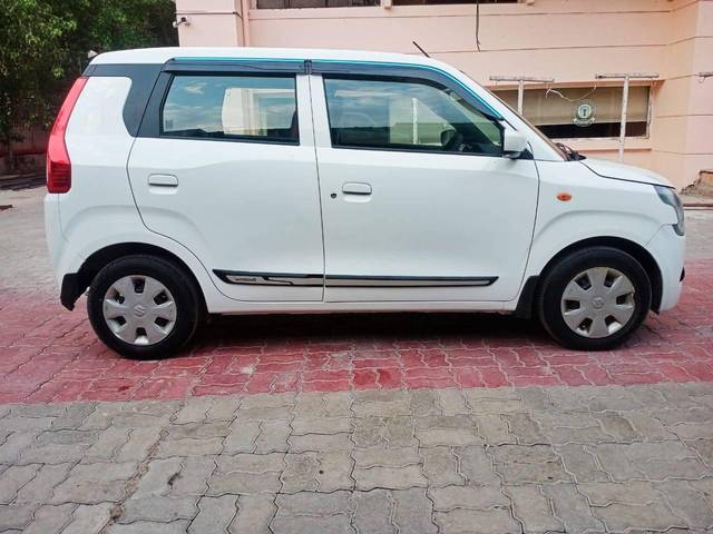 https://images10.gaadi.com/usedcar_image/4610717/original/processed_4a8e1a7d10d1aa5090ea77b22a84b960.jpg?imwidth=6401