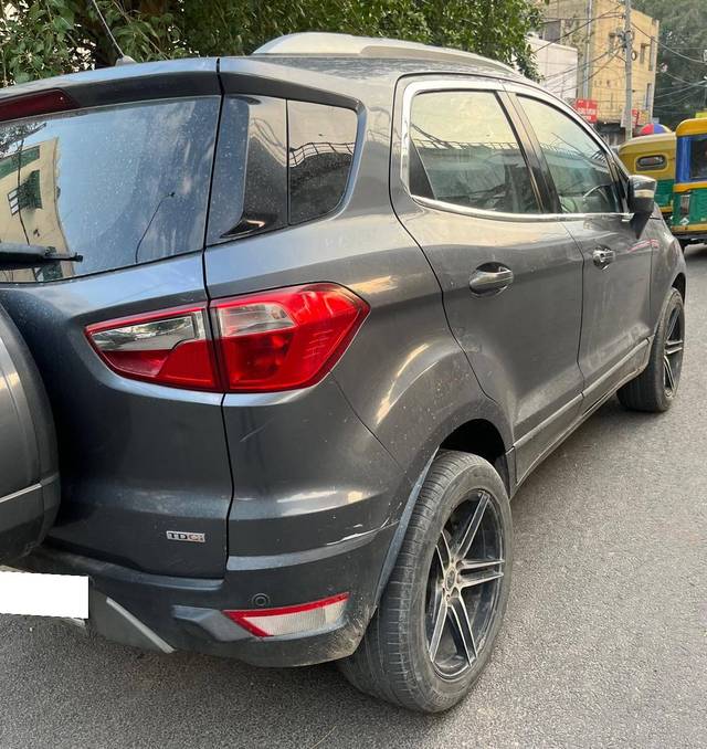 https://images10.gaadi.com/usedcar_image/4610726/original/processed_2eb354b72ec98b451821e8aef96e5db9.jpg?imwidth=6401