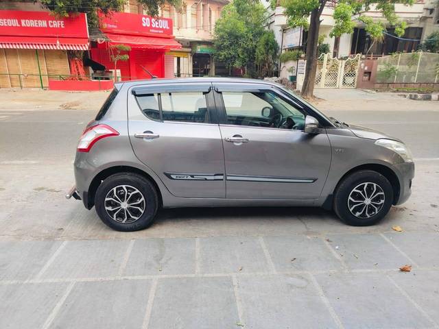 https://images10.gaadi.com/usedcar_image/4610732/original/processed_1fee7d99ebfc1ee6b63d4496e722893e.jpg?imwidth=6401