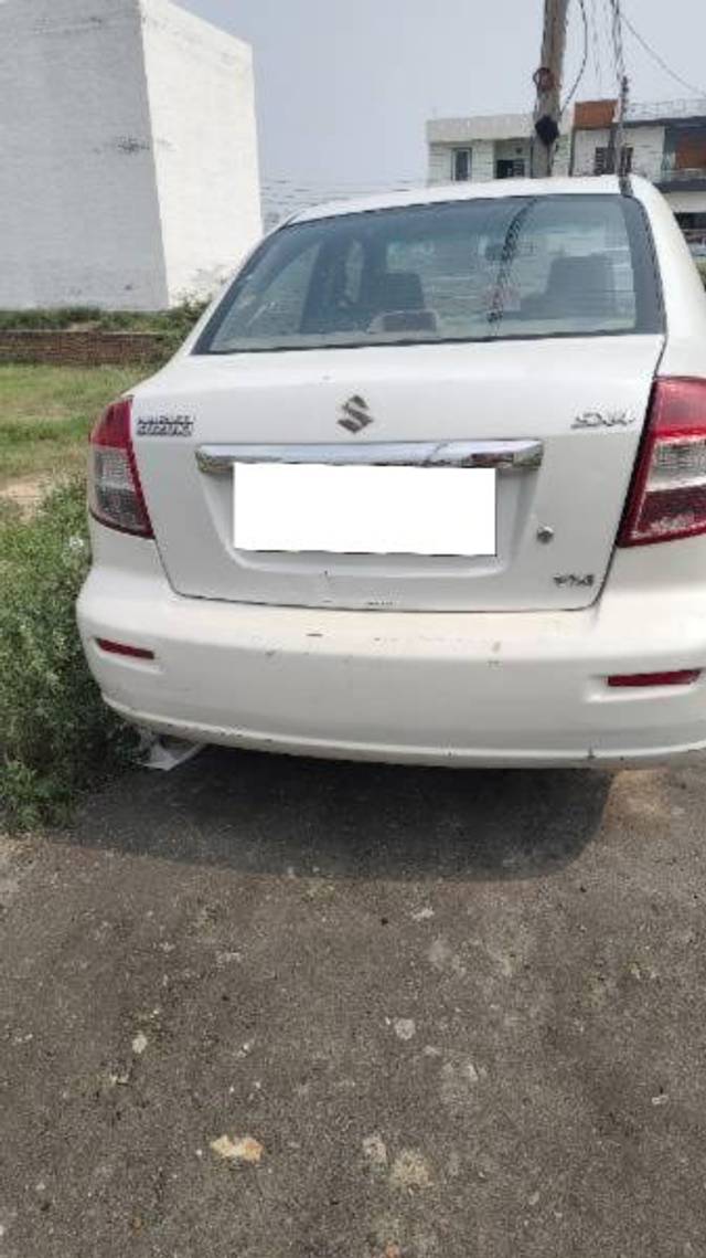 https://images10.gaadi.com/usedcar_image/4610749/original/processed_a15230b5-f3db-4b1e-a8c0-af37d87e7b31.jpg?imwidth=6401