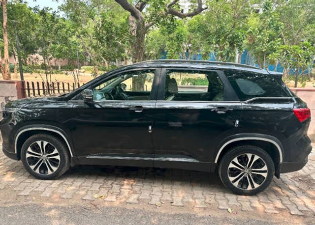 https://images10.gaadi.com/usedcar_image/4610779/original/d10e7e69-67cf-47be-924c-89057b3d7ee8.png?imwidth=6401